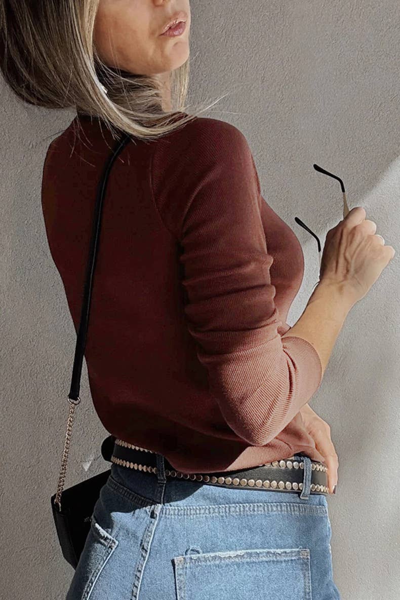 Simple solid-color deep V-neck knitted sweater