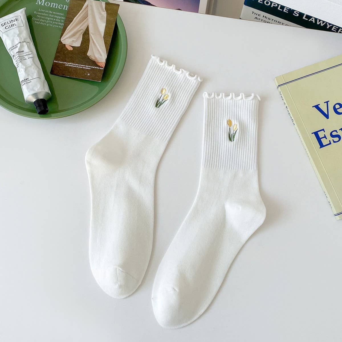 NEW ARRIVAL EMBROIDERED TULIP LACE MID-CALF SOCKS