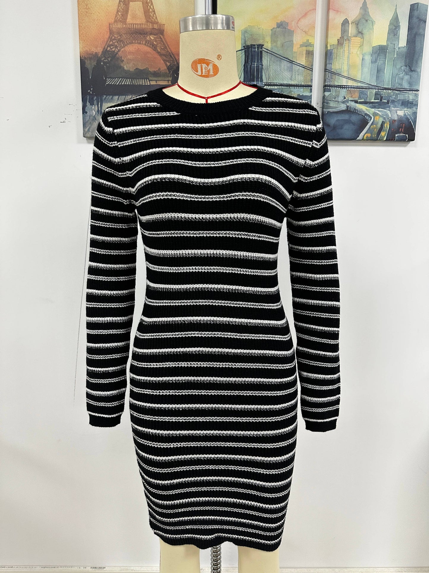 MEDIUM SWEATER SKIRT WITH STRIPED PULLOVER