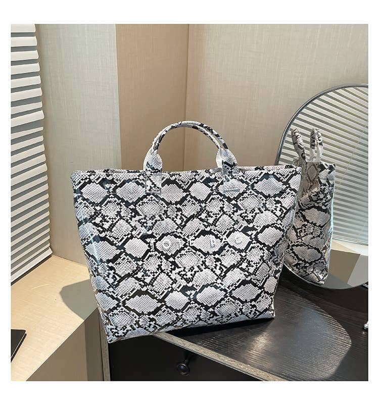 Fashionable printed snake pattern handbag