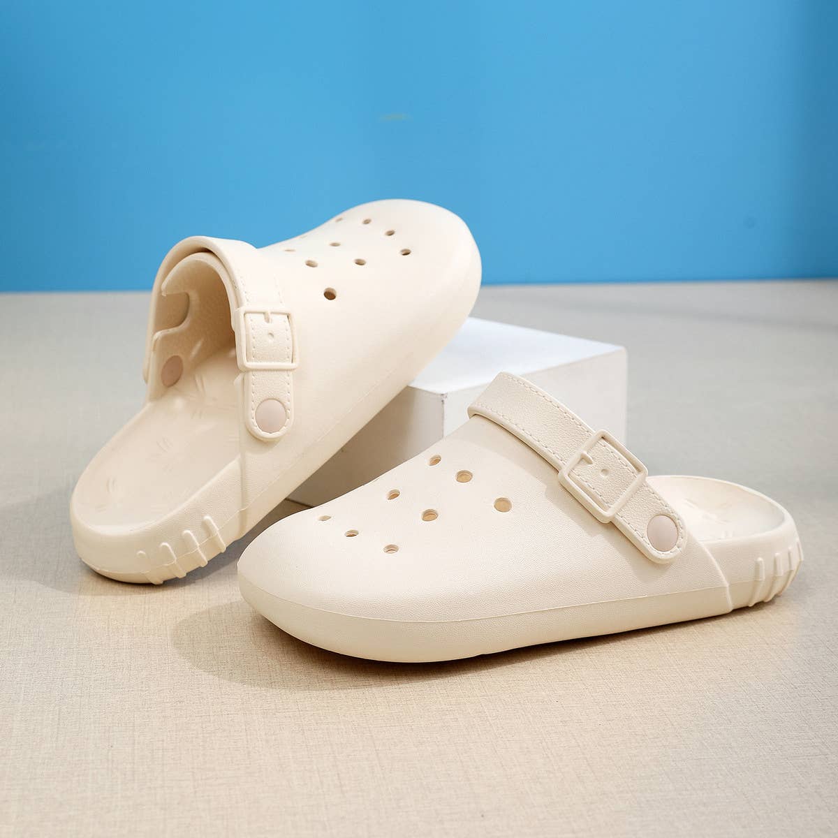 OUTDOOR CASUAL NON-SLIP HOLE SANDALS_CWSHS0643