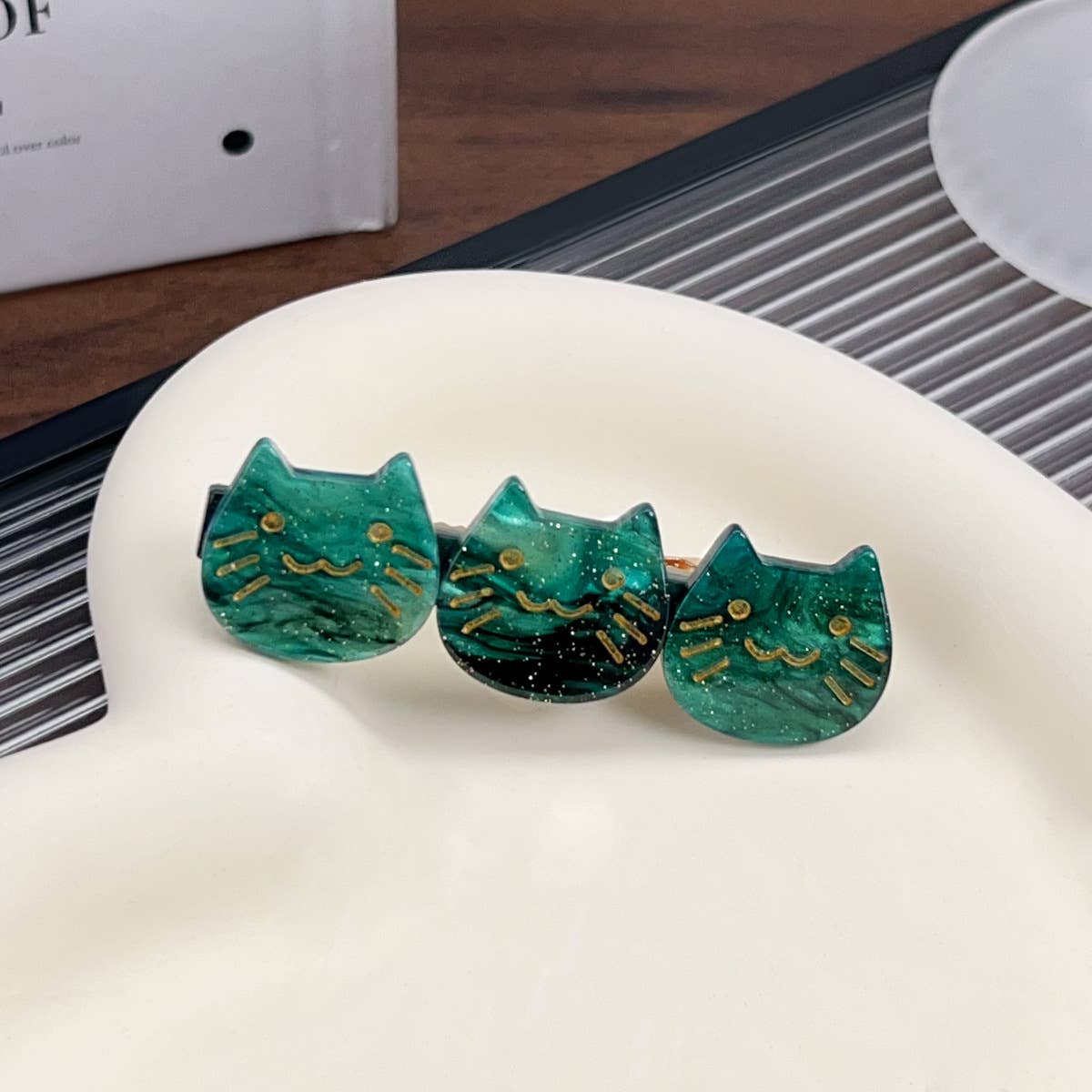 Side clip with sweet and elegant bangs hair clip