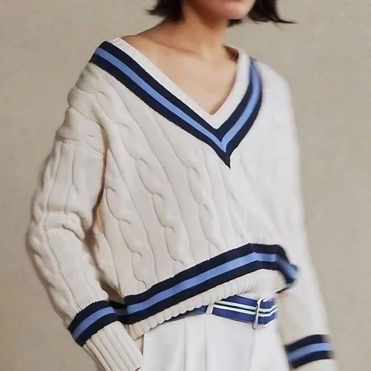 SLOUCHY STREET TWIST V-NECK SWEATER KNIT