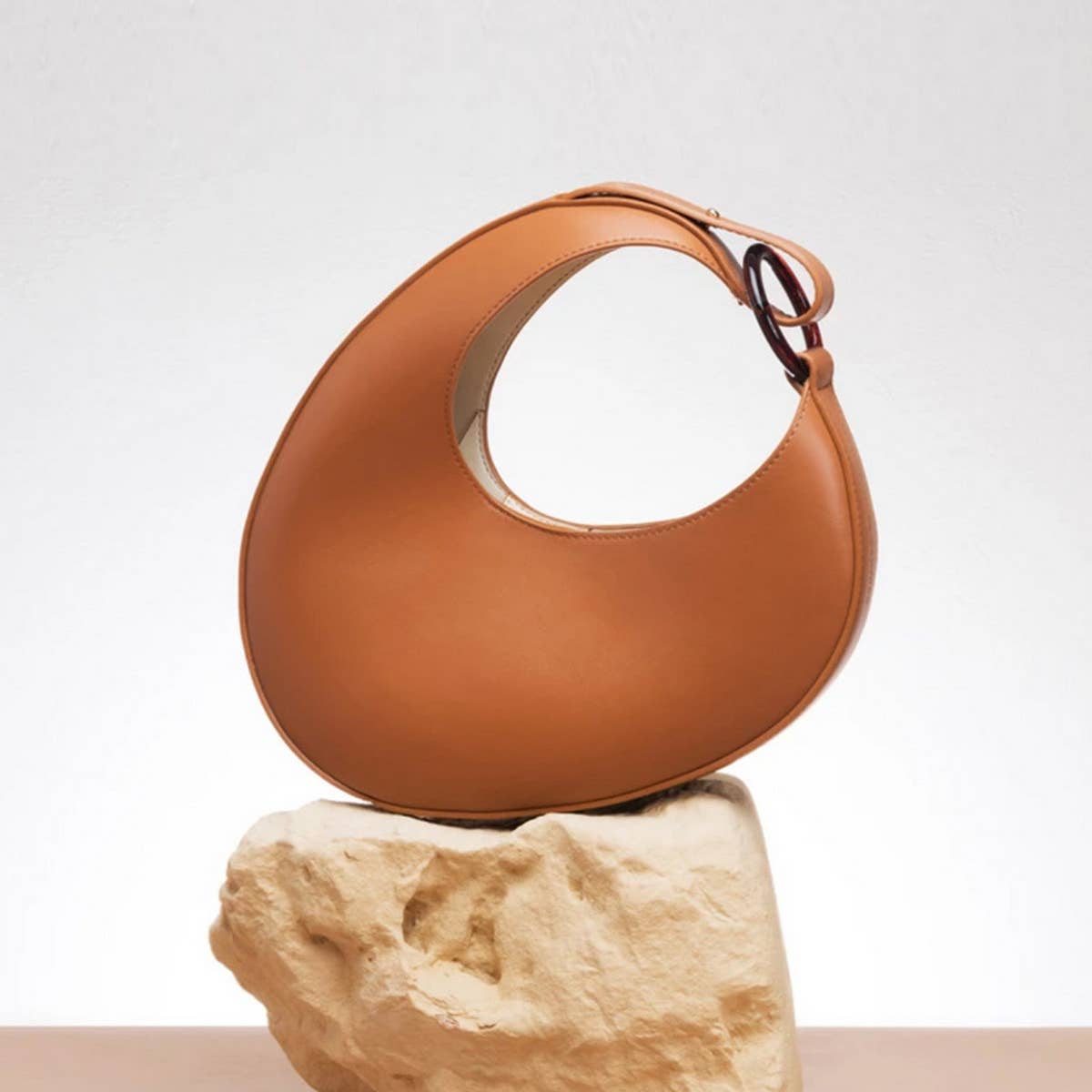 VERSATILE OVAL LARGE CAPACITY SHOULDER BAG_CWAB1909