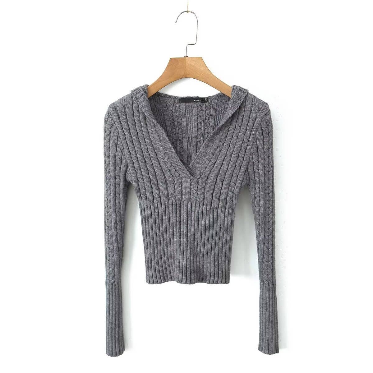 V-NECK HOODED SHORT KNIT SWEATER