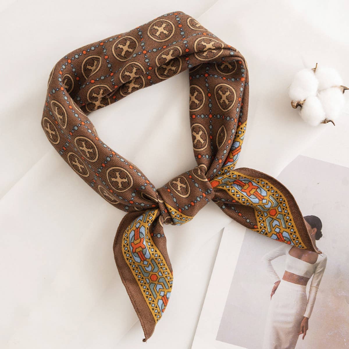 RETRO FASHION PRINTED SQUARE SCARF_CWASC0509