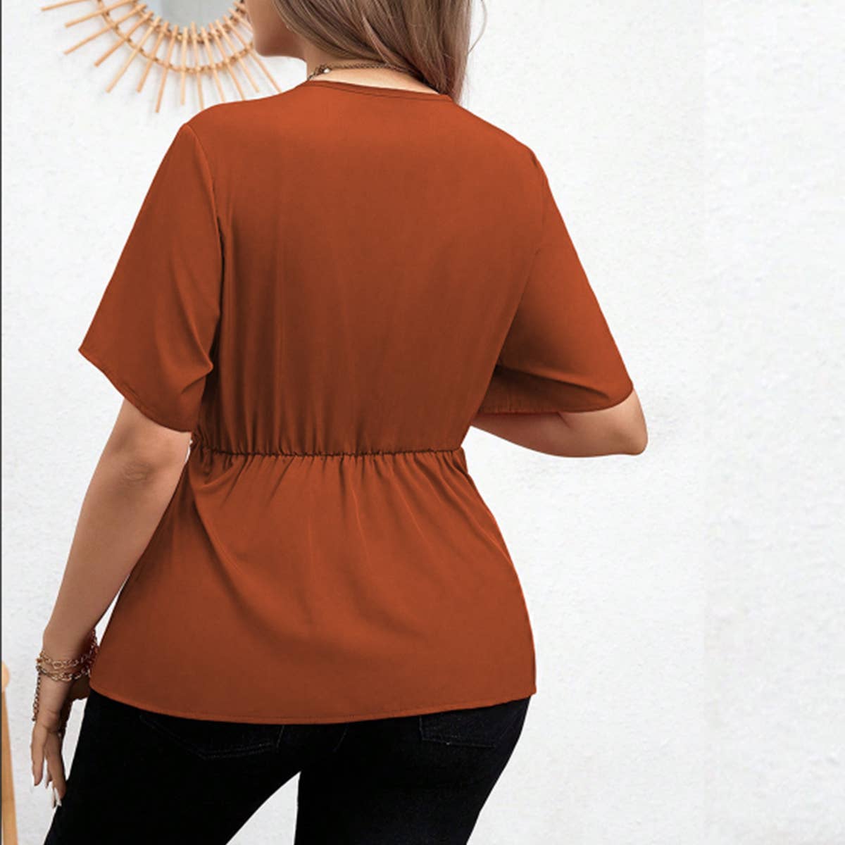 Elegant Women's V-Neck Top ? Commuter Style