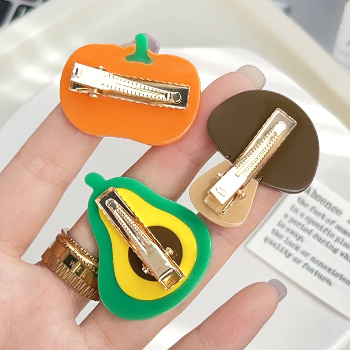 Fruit and vegetable acetic acid hair clips