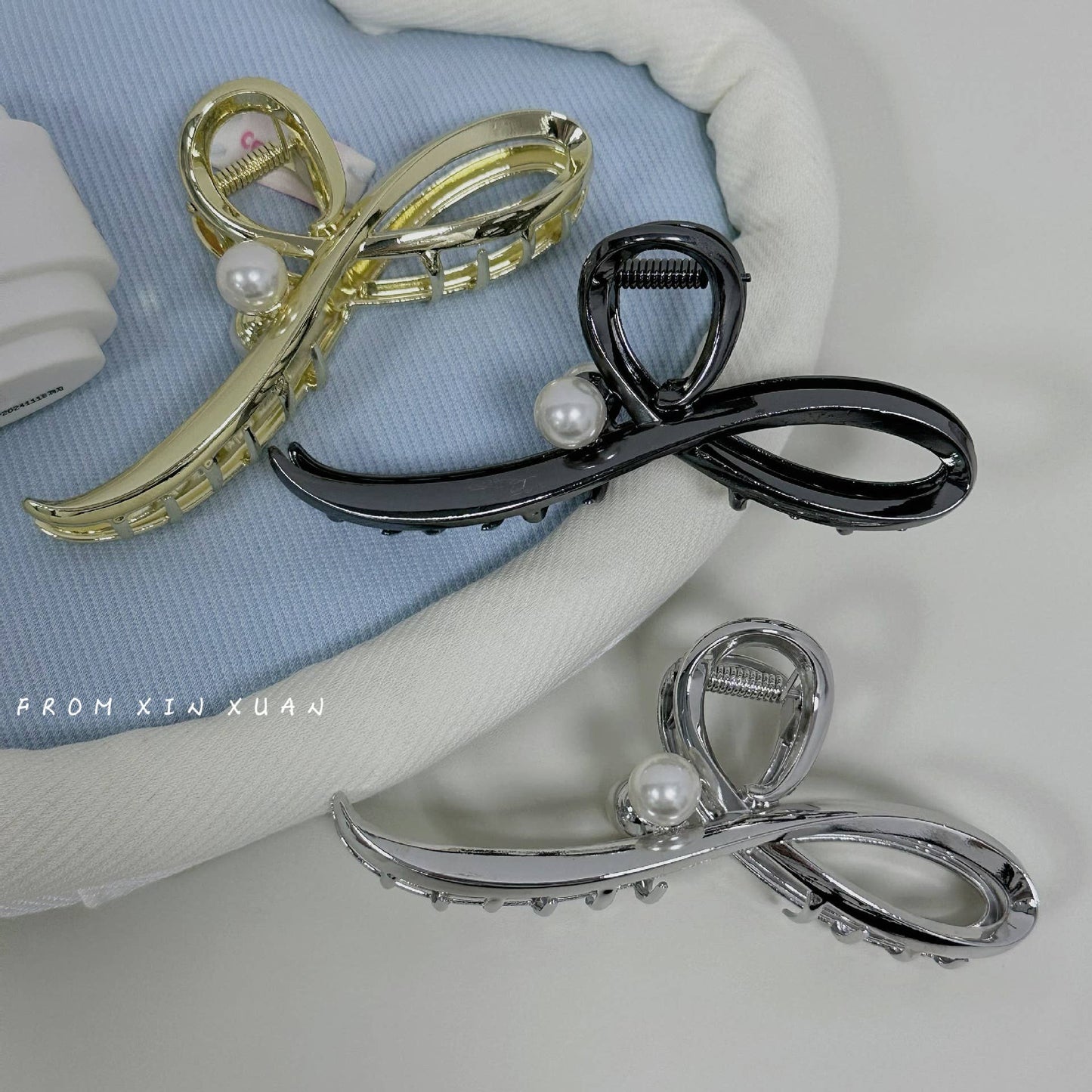 Metal pearl clip simple cold wind back head hair shark clip