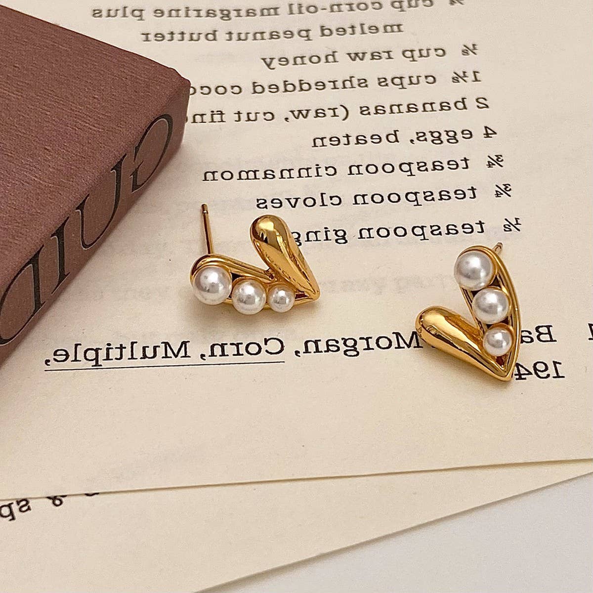 VALENTINE'S DAY HEART SHAPED SHELL PEARL EARRINGS