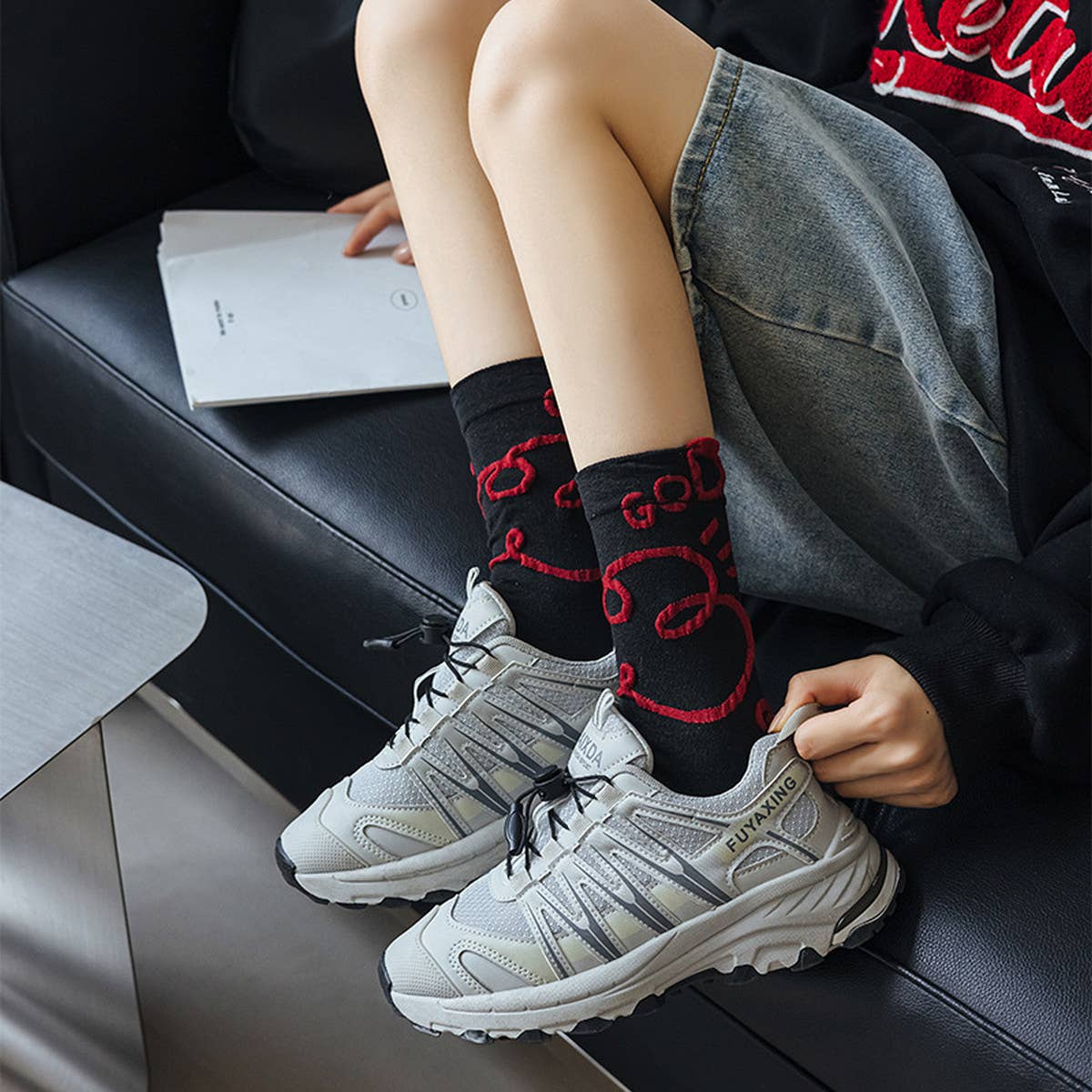 CASUAL GRAFFITI CARTOON SOCKS_CWMS0676