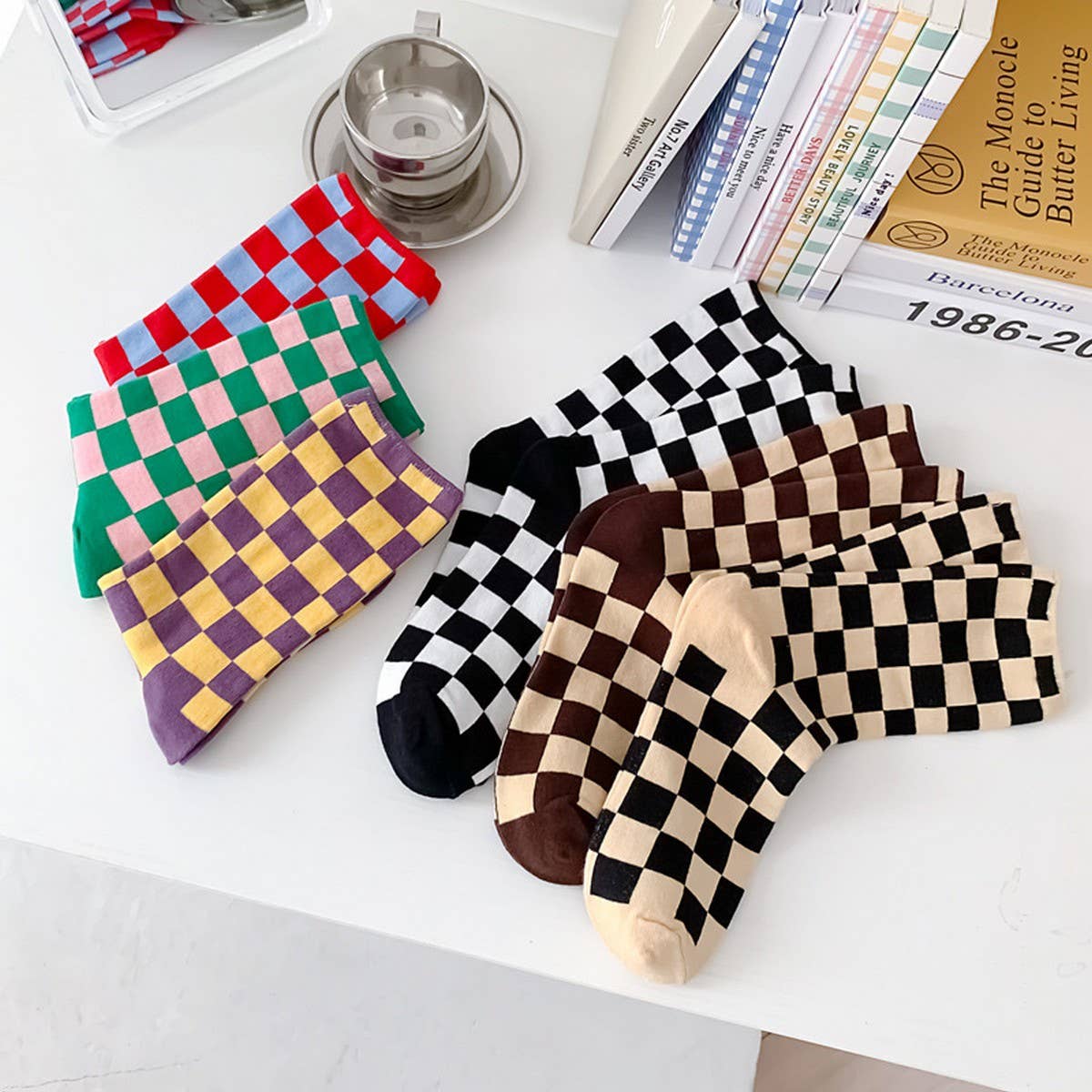 NEW ALL-PLAID MID-TUBE SOCKS FOR MEN AND WOMEN