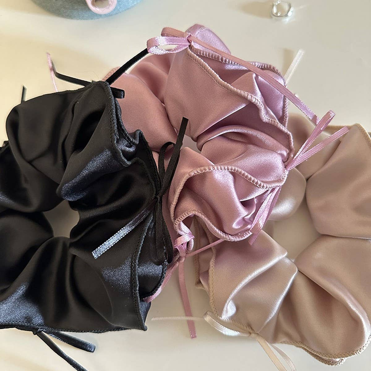 FRENCH RIBBON BOW COLLAR HAIR SCRUNCHIES
