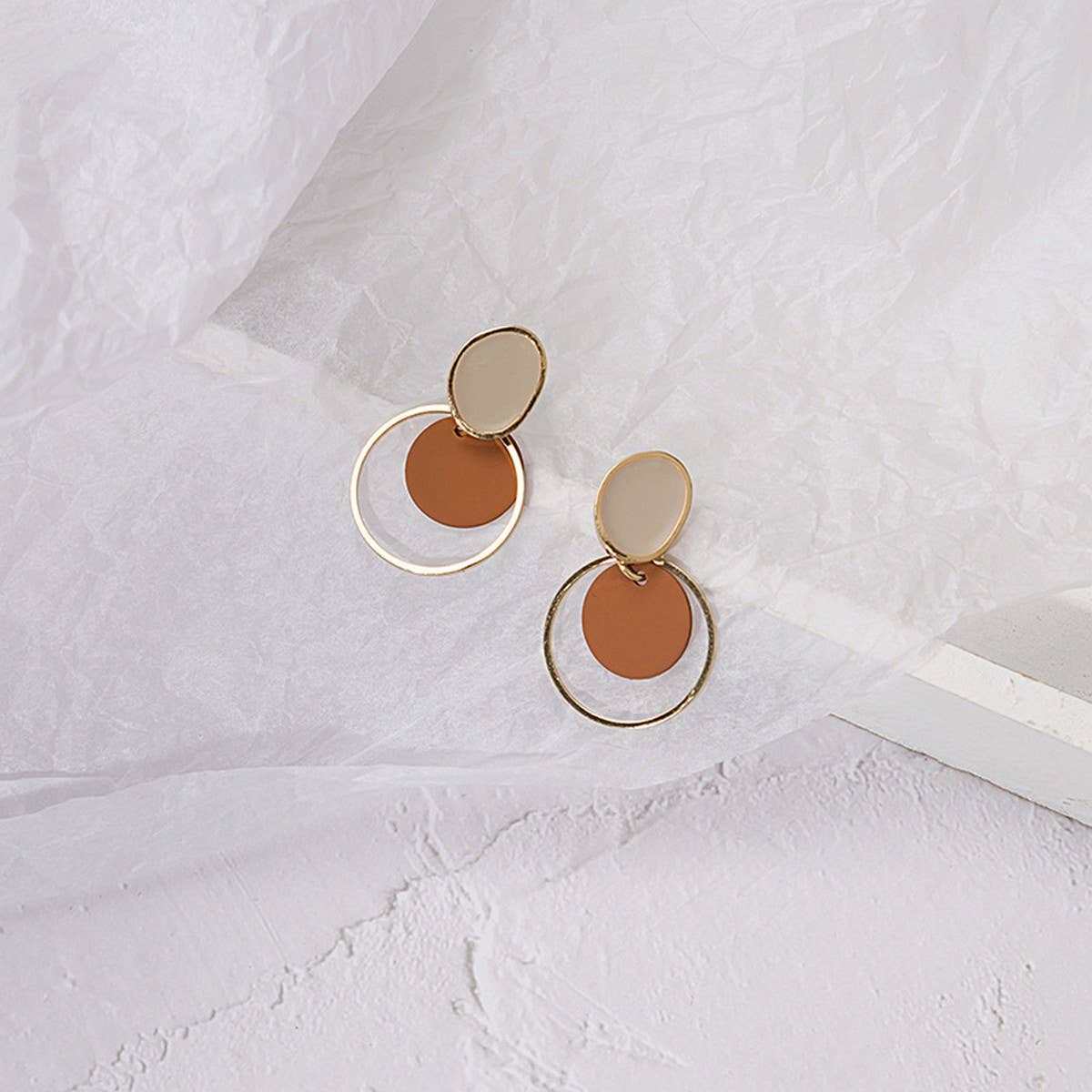 DOUBLE GEOMETRIC ROUND VINTAGE EARRINGS