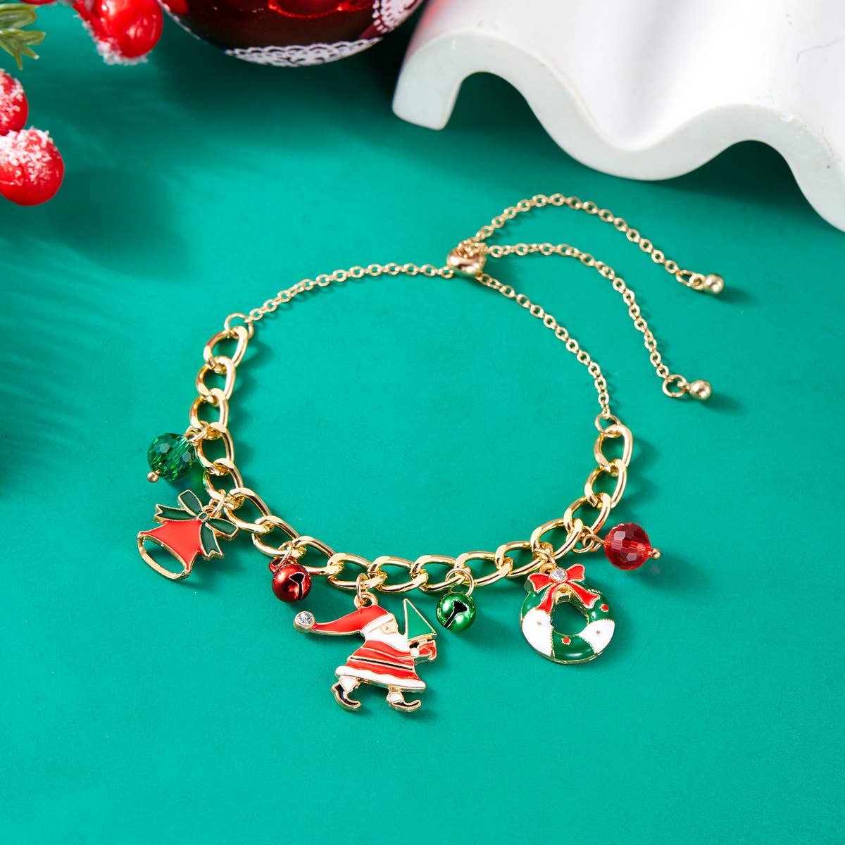 CHRISTMAS BELL WREATH PULL-OUT BRACELET