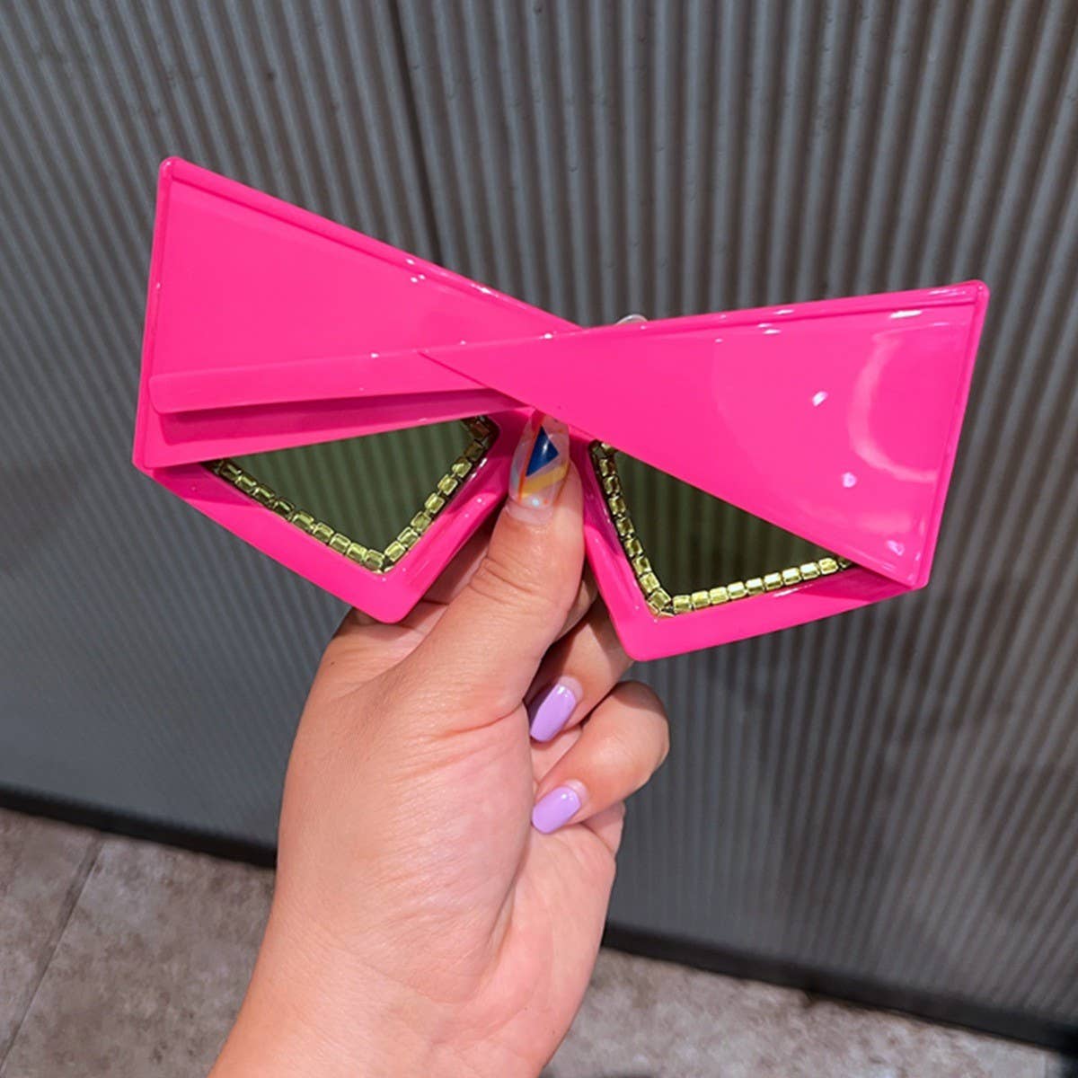 LARGE FRAME CAT-EYE DIAMOND SUNGLASSES