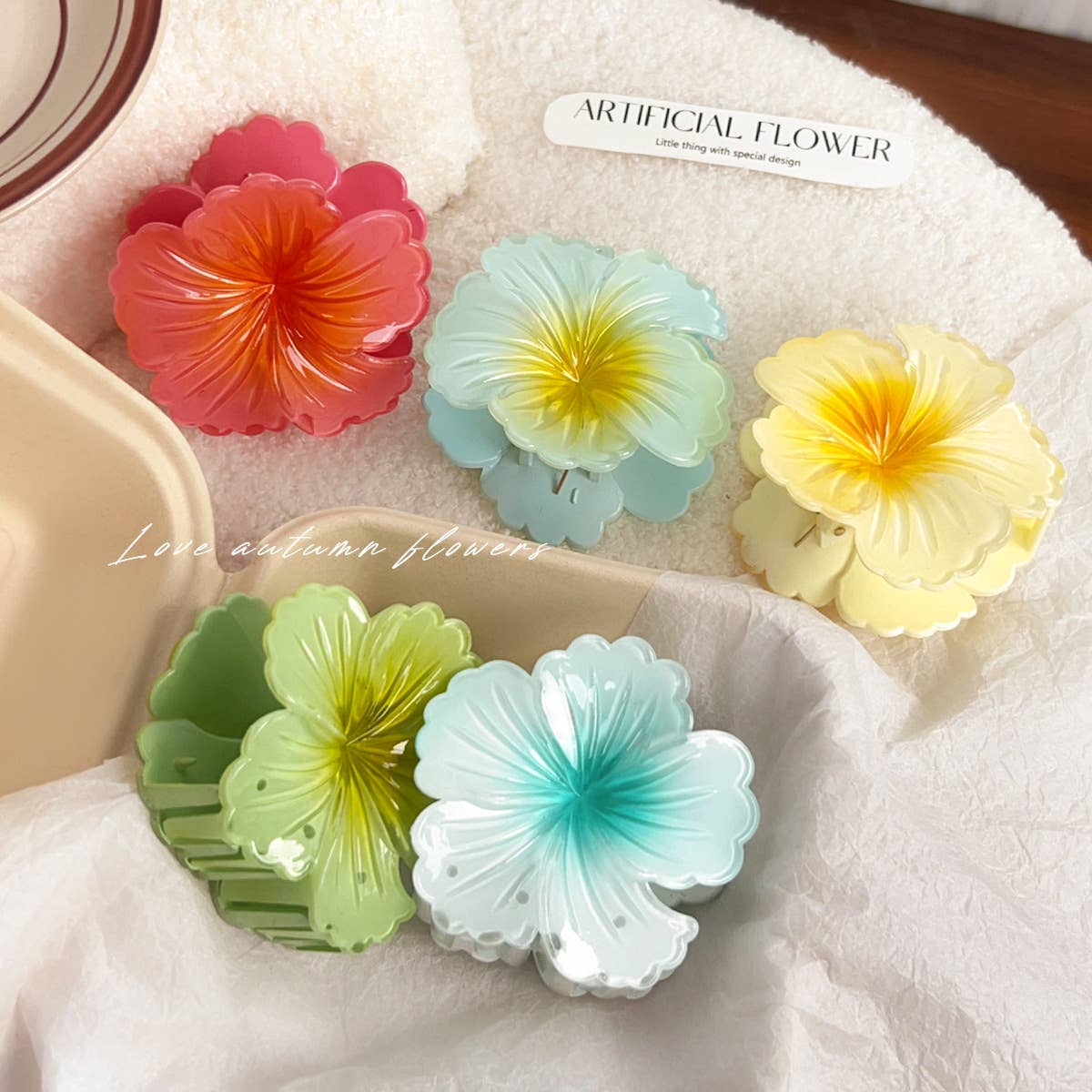 Summer wavy flower hair clip for seaside vacation
