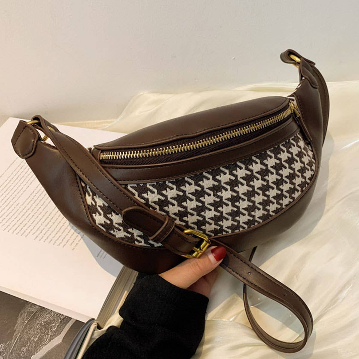 HOUNDSTOOTH FANNY BELT BAG,CROSSBODY BAG_CWAB0915