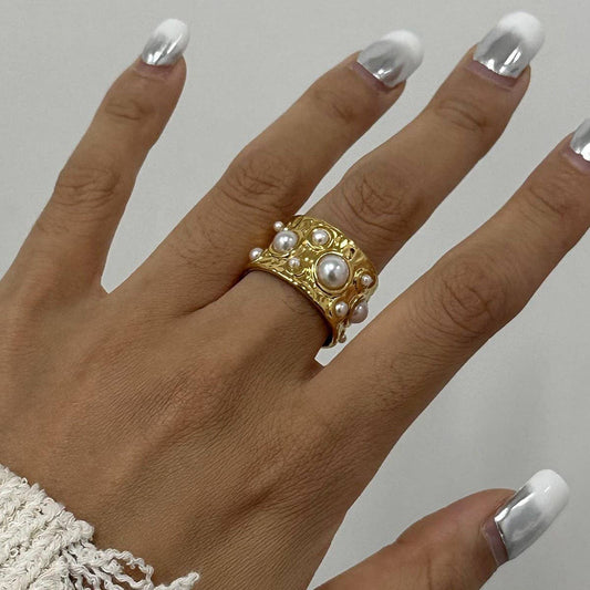 18K Gold Pearl Hammered Open Cuff Bracelet_CWAJE4886