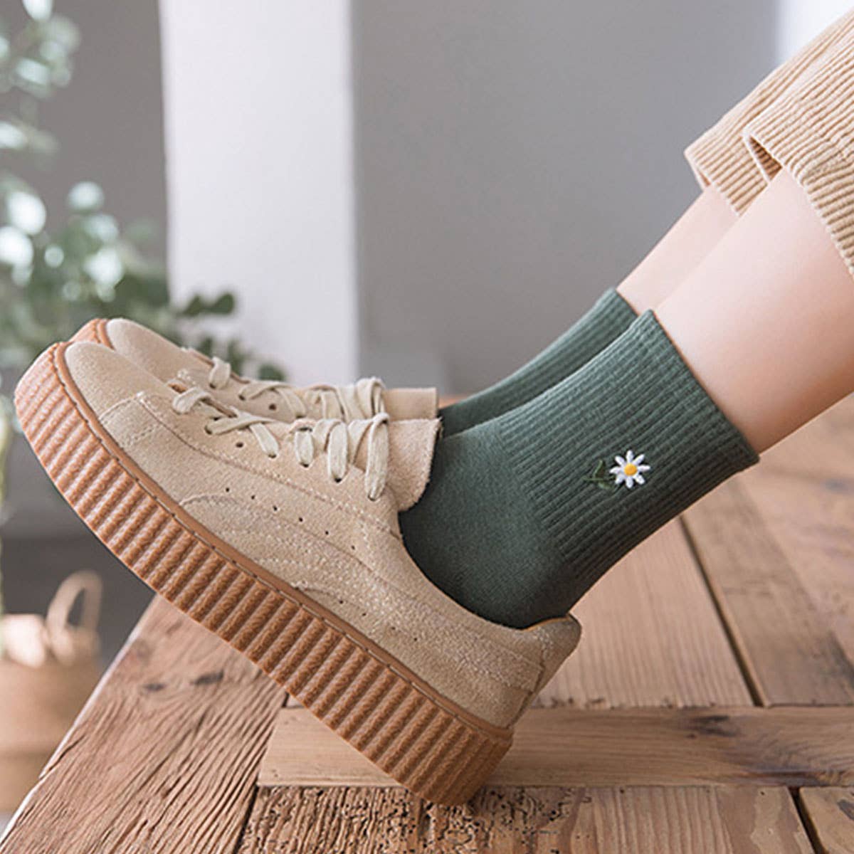 Solid Color Daisy Socks, Cotton Mid-Calf Style_CWMS088