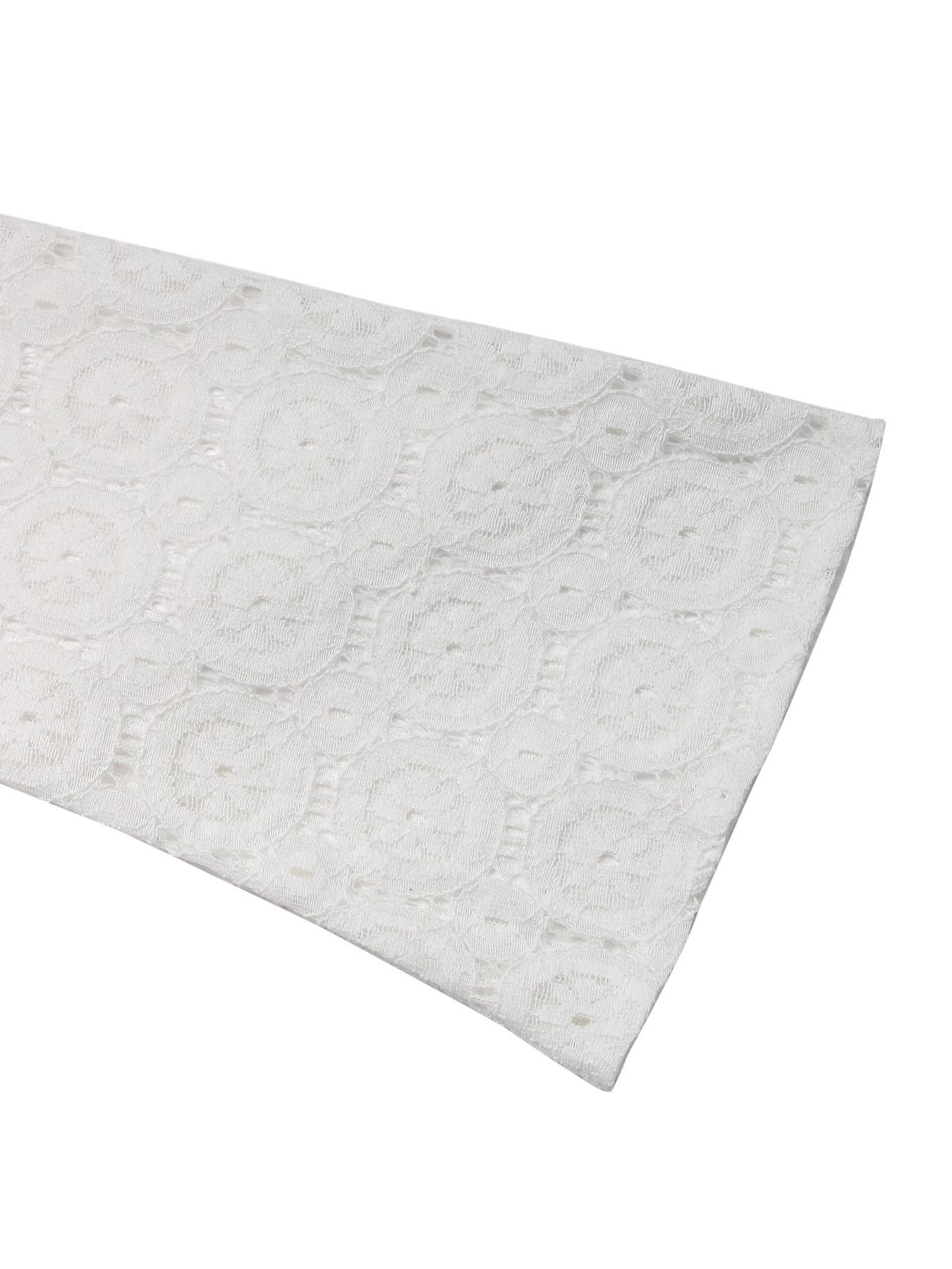 Elegant lace figure-hugging fishtail dress