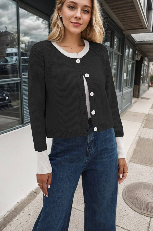 CWOCAL0894_ROUND NECK BUTTON CONTRAST KNIT CARDIGAN