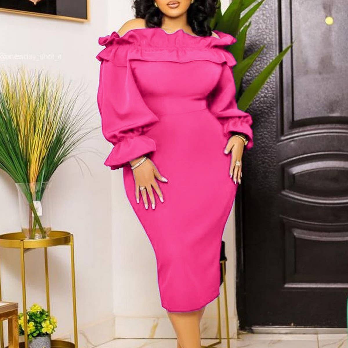 OFF-SHOULDER LONG-SLEEVED SLIM FIT DRESS_CWDMD3700