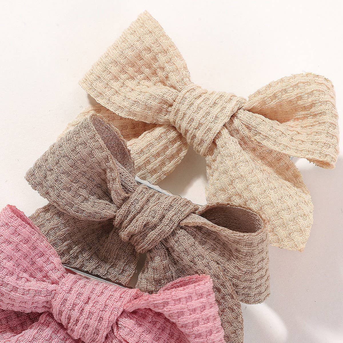 Handmade Baby Bow Hair Clip with Corn Weave Fabric