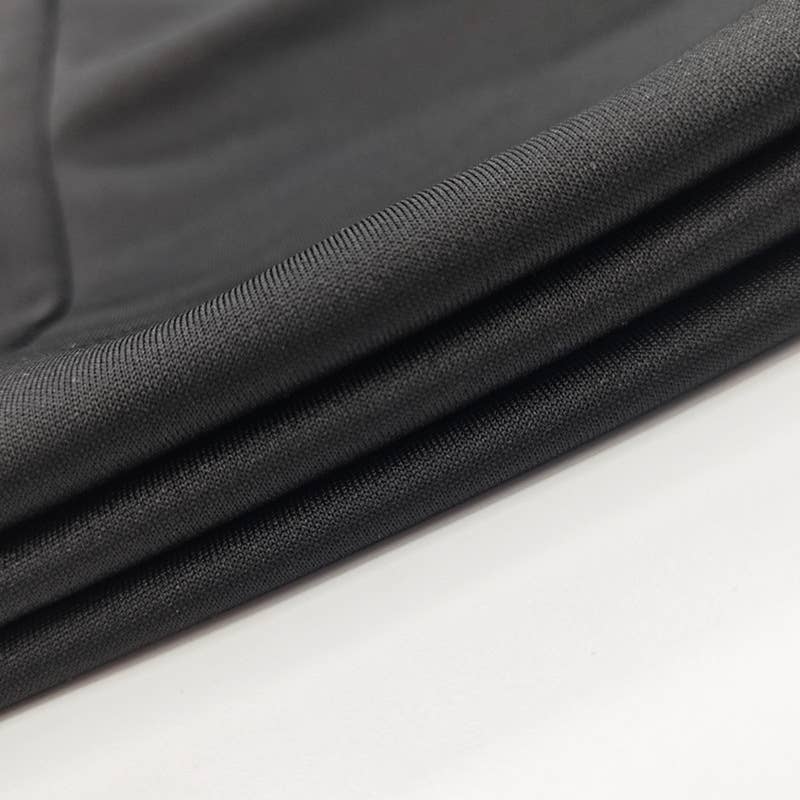 Fashion and sexy strapless figure-hugging dress