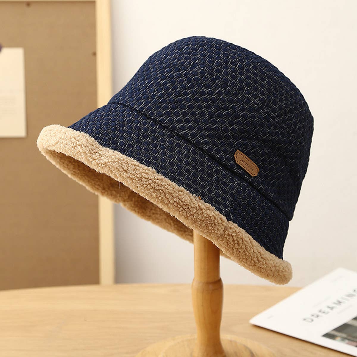 WOMEN VELVET RETRO THICK WARM BUCKET HAT_CWAB2857