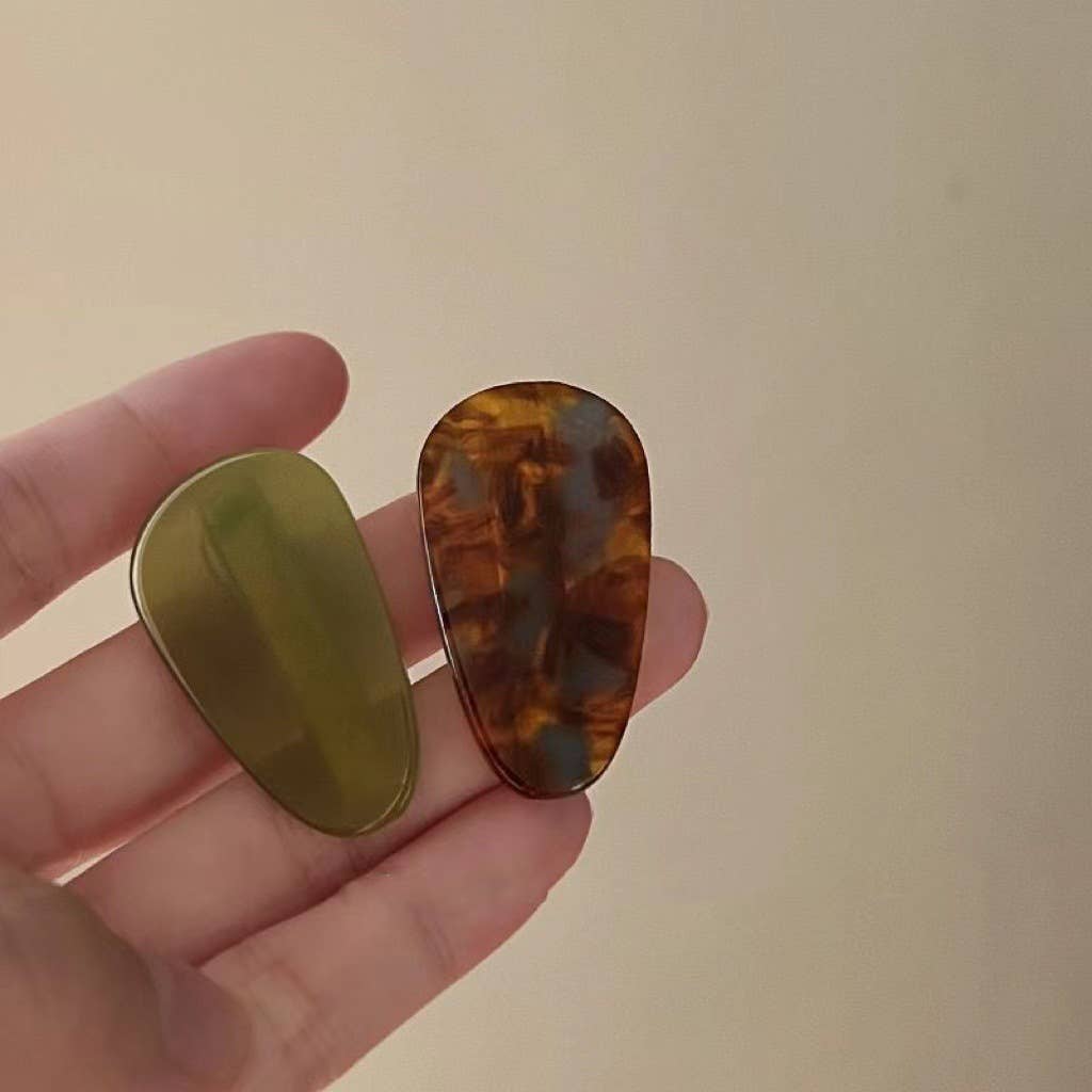 Simple cute acrylic melon seed-shaped hair clips