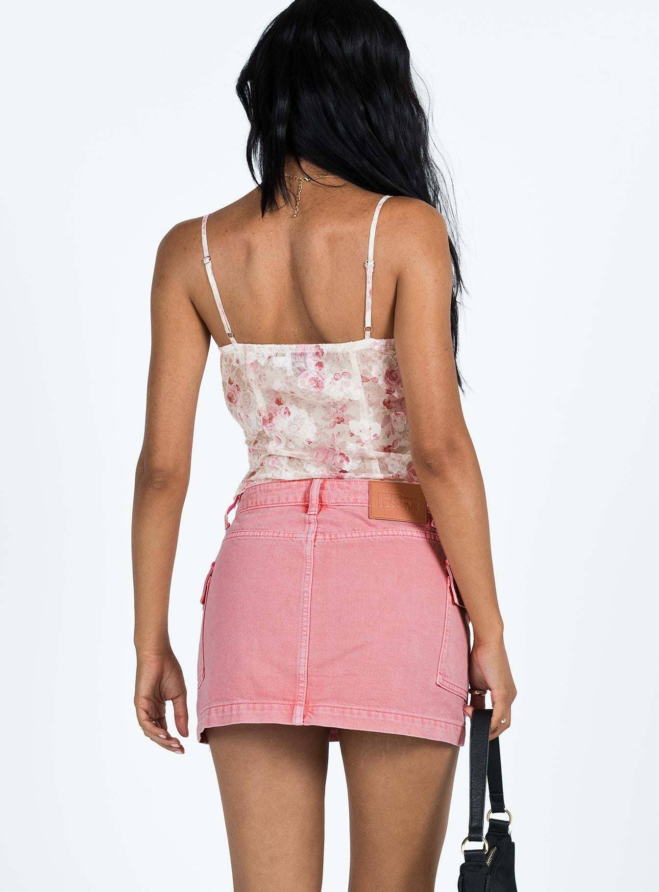 Washed denim mini skirt with elegant temperament
