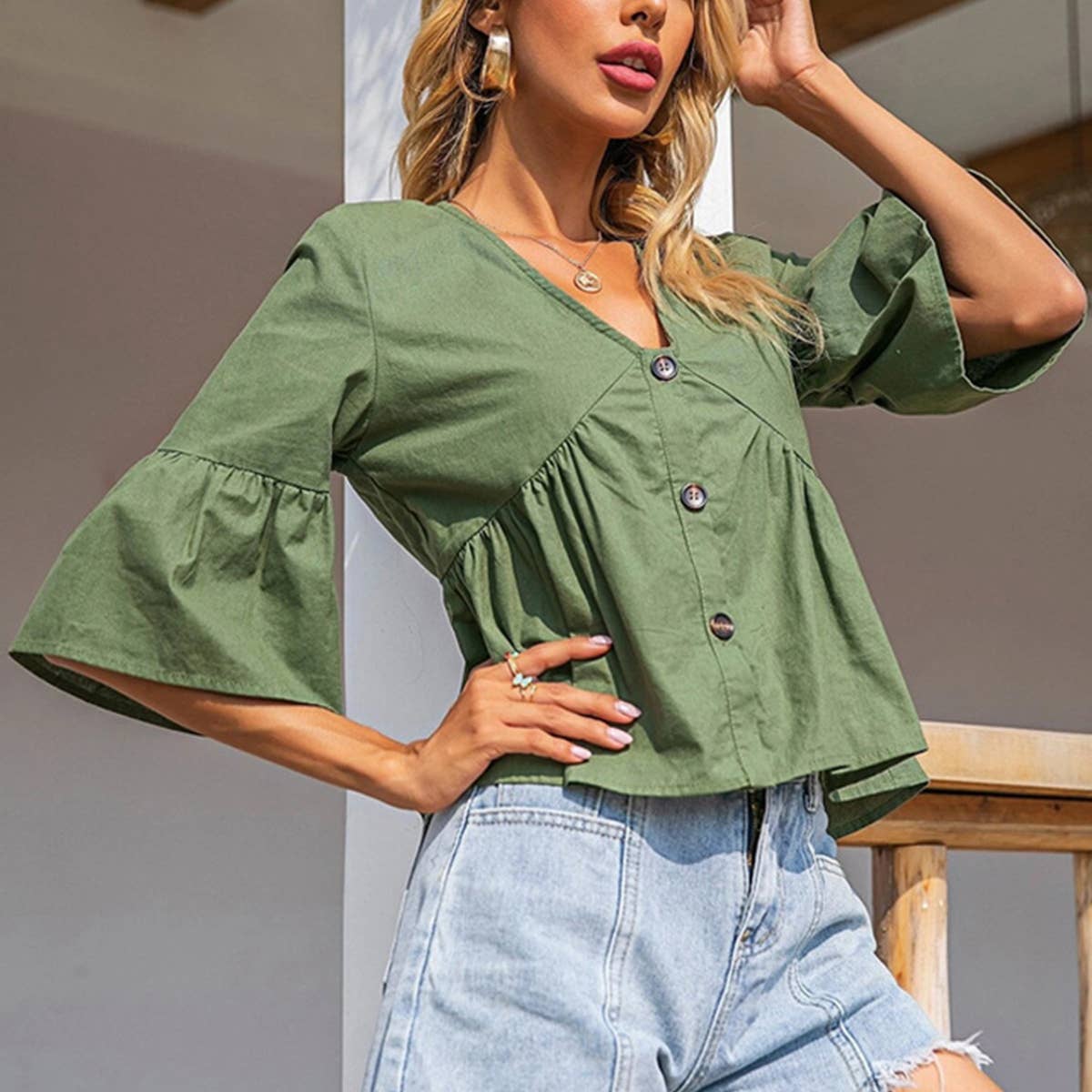 V NECK SINGLE BREASTED SOLID COLOR FRESH SHIRT_CWTBLS0459