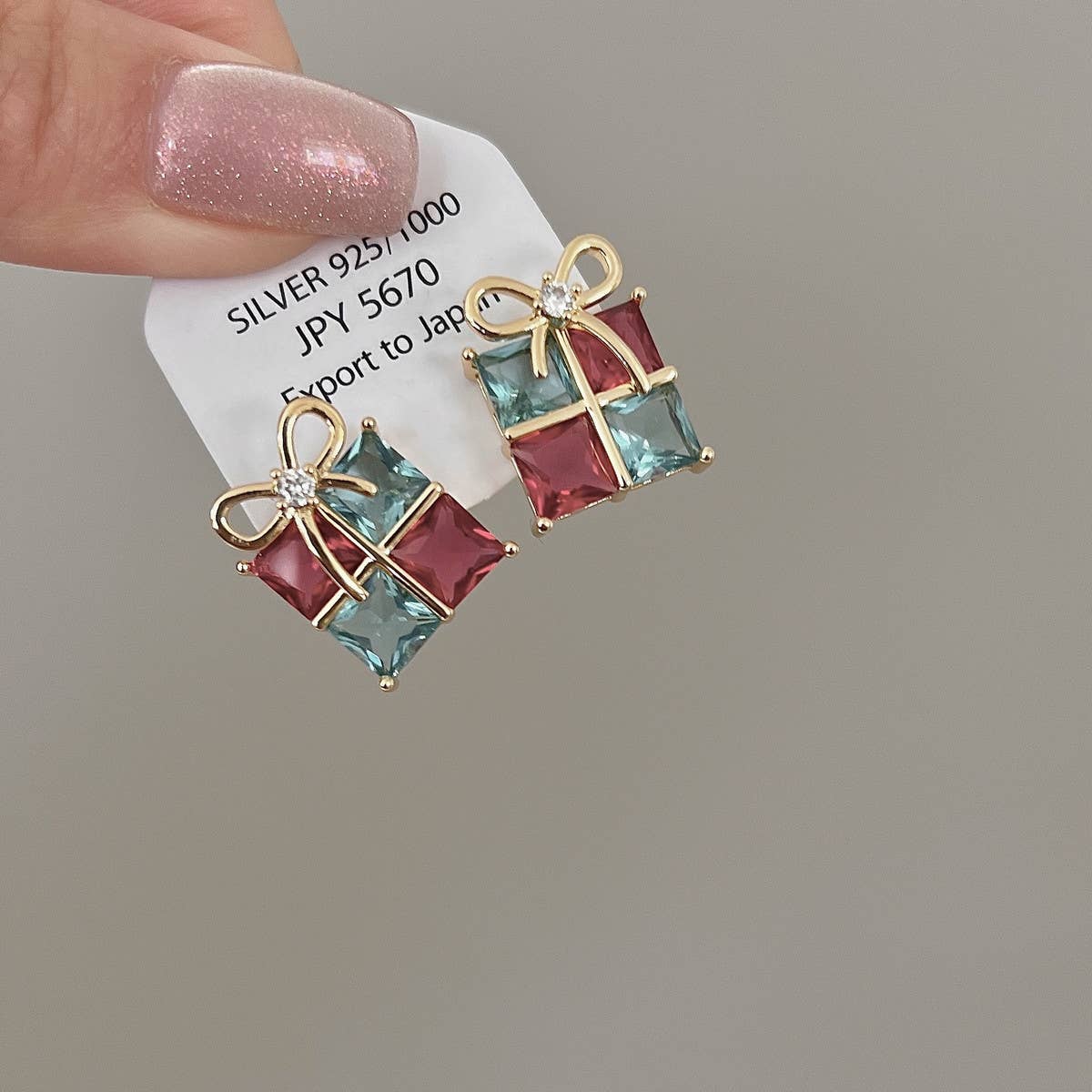 SQUARE ZIRCONIA BOW EARRINGS AND EARRINGS_CWAJE2029