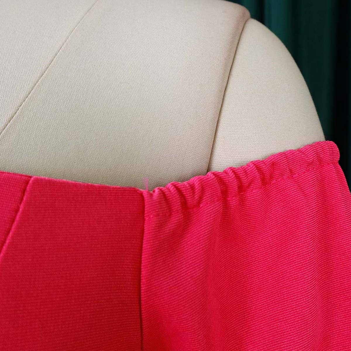 TRUMPET SLEEVE HIP-HUGGING TIGHT FASHION DRESS