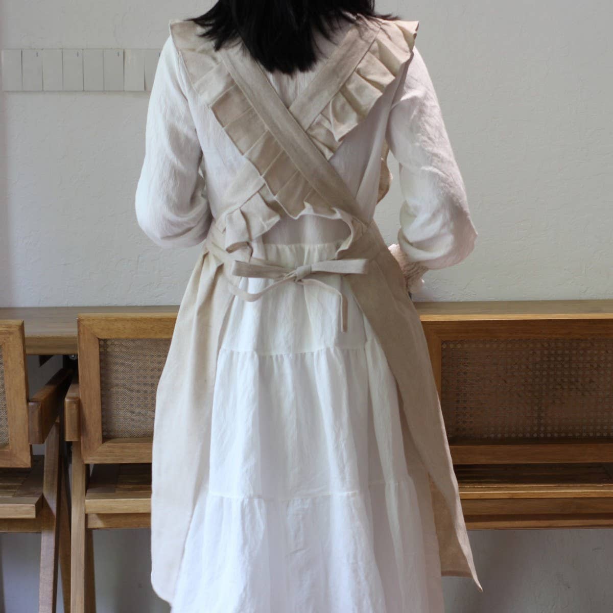 HOME CAFE ART FLORIST RUFFLED APRON