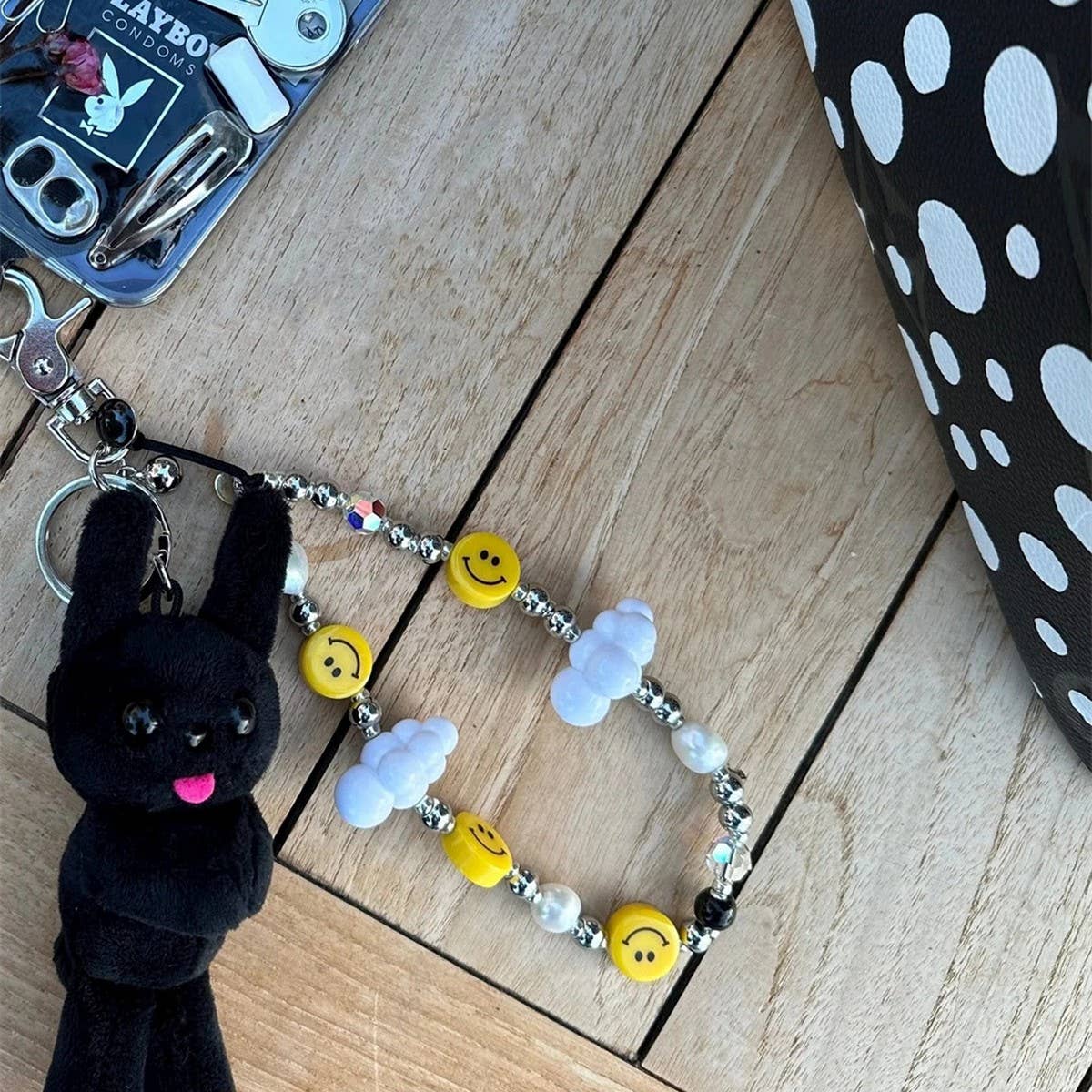 CWMM8726_SMILEY PERSONALIZED TRENDY PHONE STRAP