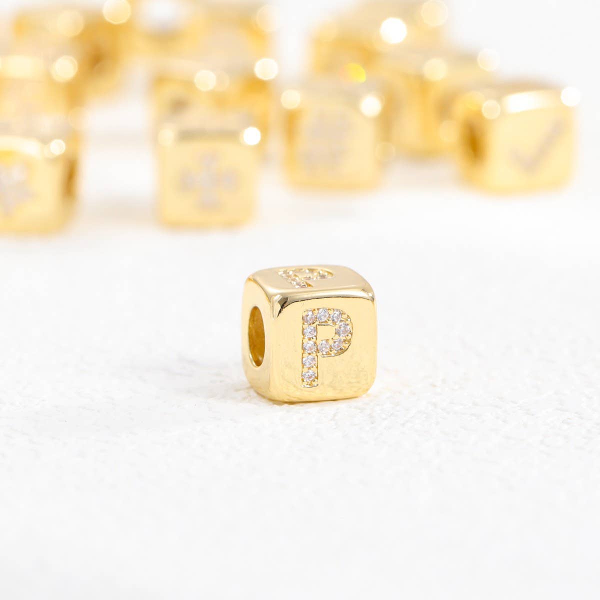 18K Gold-Plated Zirconia Dice Pendant Necklace_CWMM5876