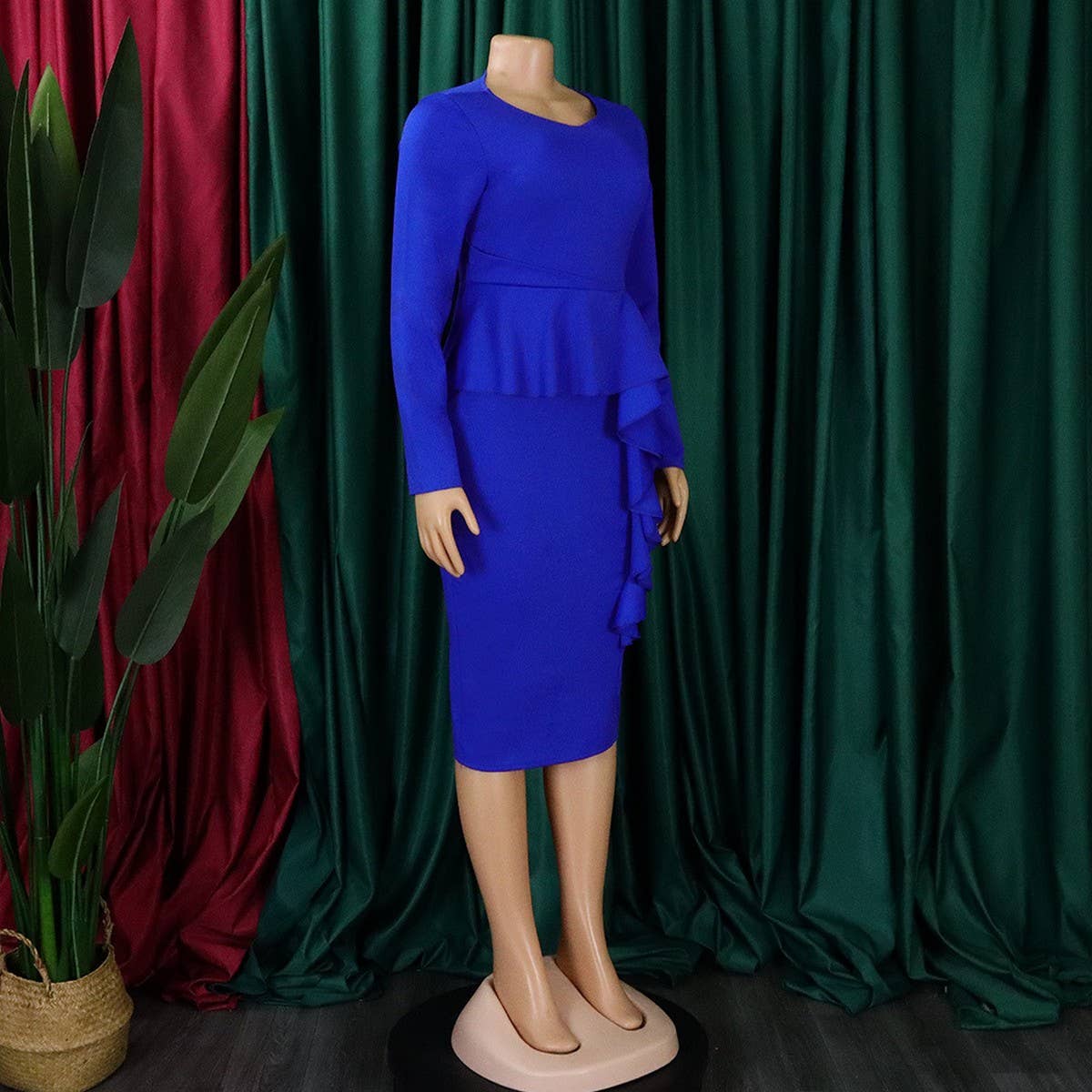 SOLID COLOR HIP-WRAPPED PLUS SIZE RUFFLED DRESS_CWDMD3705