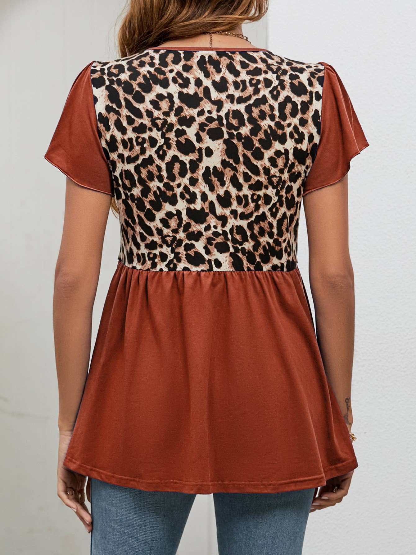 Spliced leopard print lotus sleeve short sleeve