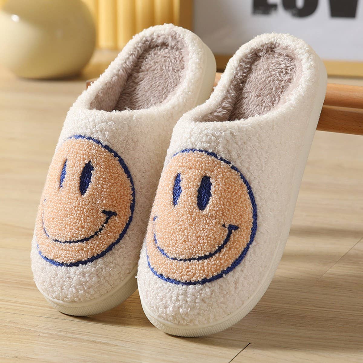 Cute Cartoon Smiling Face Fabric Slippers