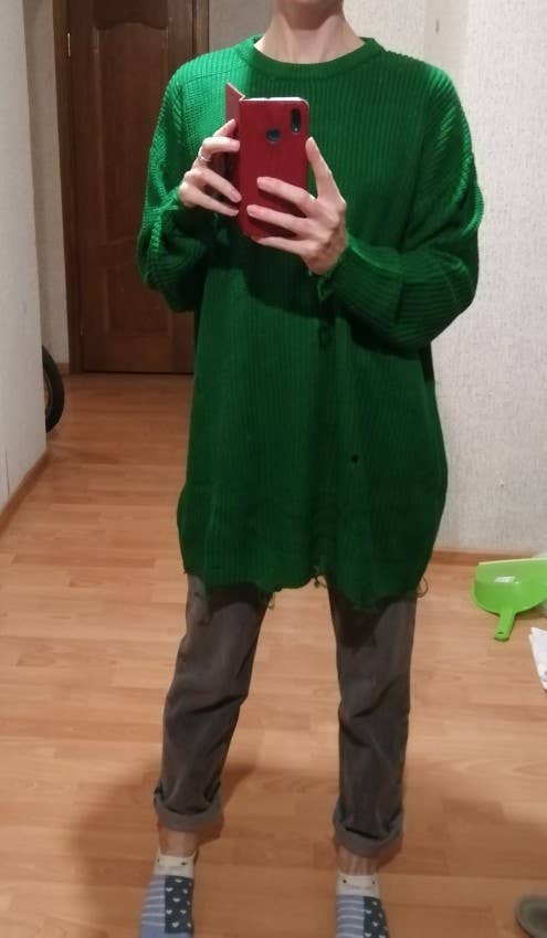 SOLID COLOR RIPPED MID-LENGTH CREW-NECK SWEATER