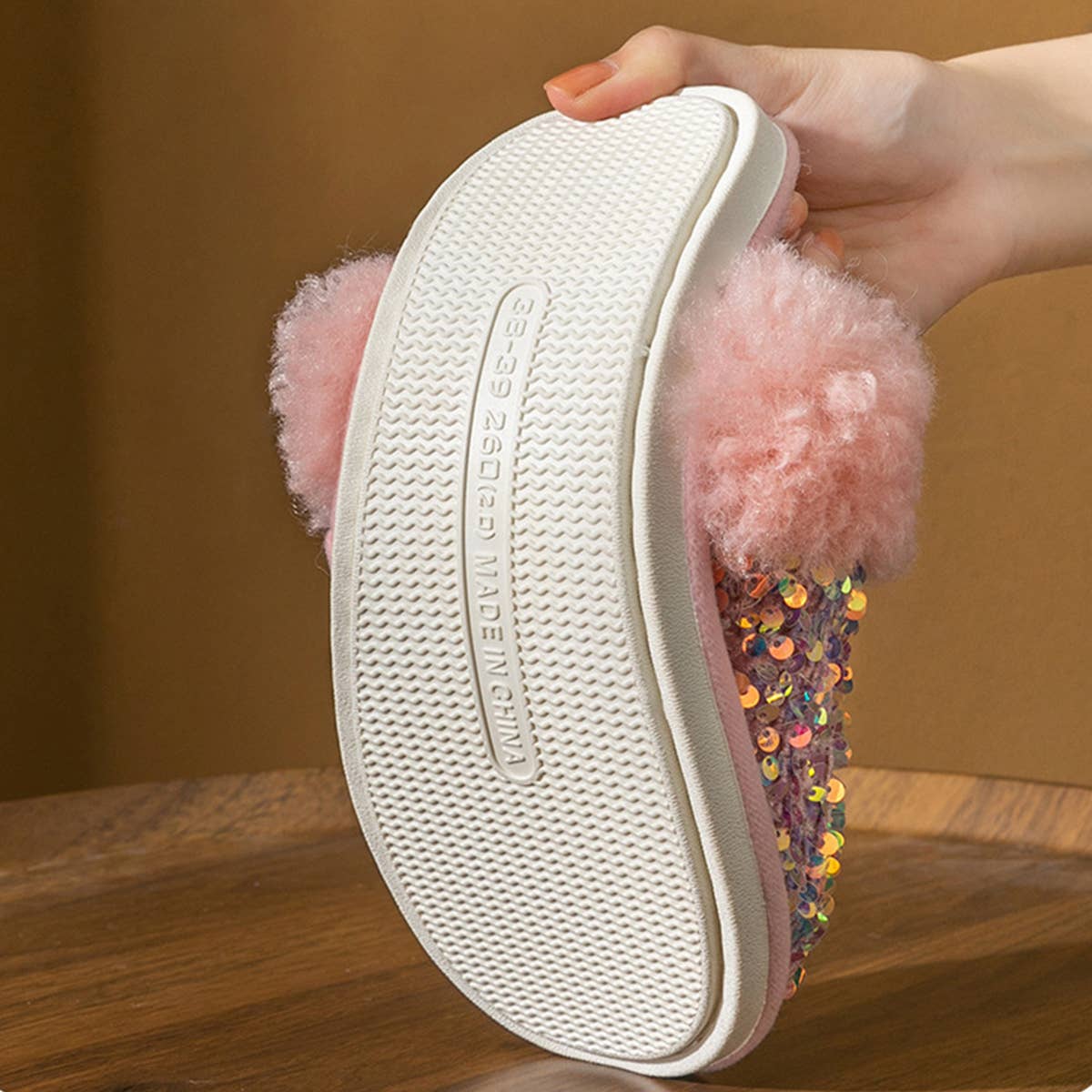 HOME FASHION SEQUINED PLUSH SLIPPERS_CWSHS0830