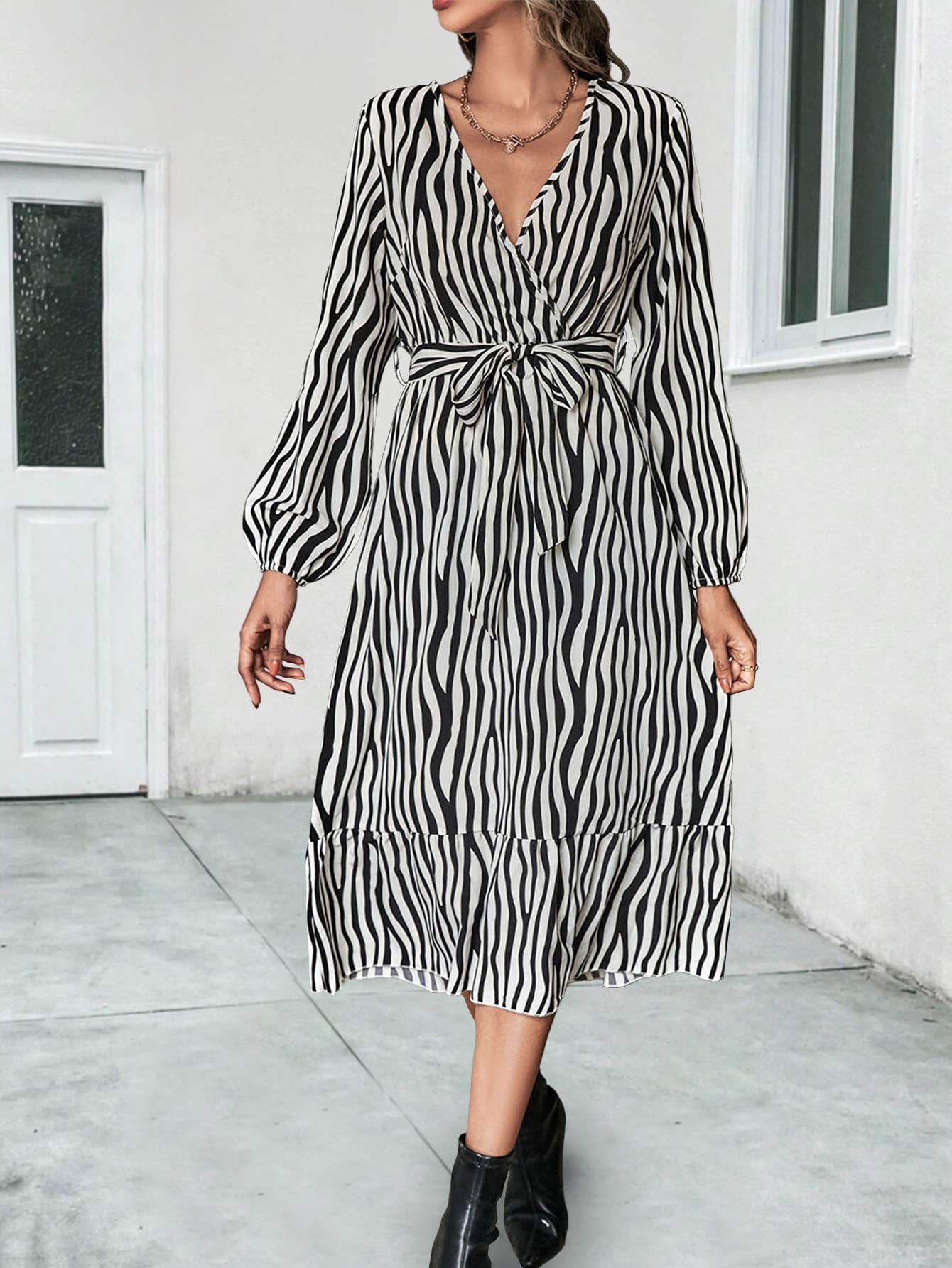 V-NECK LONG SLEEVE LEOPARD PRINT LONG DRESS