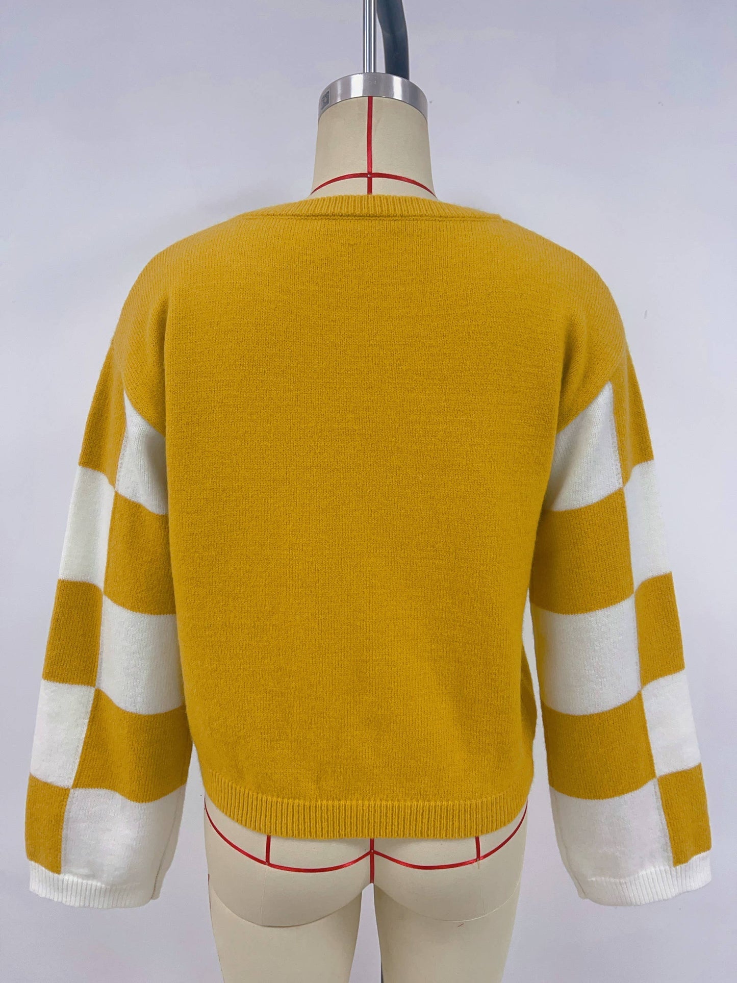 Fashionable color-blocking long-sleeved sweater