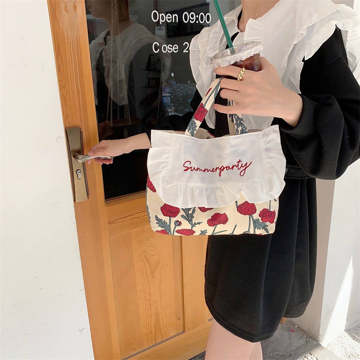 CWAB5819_SWEET RUFFLED FRESH EMBROIDERED CANVAS HANDBAG