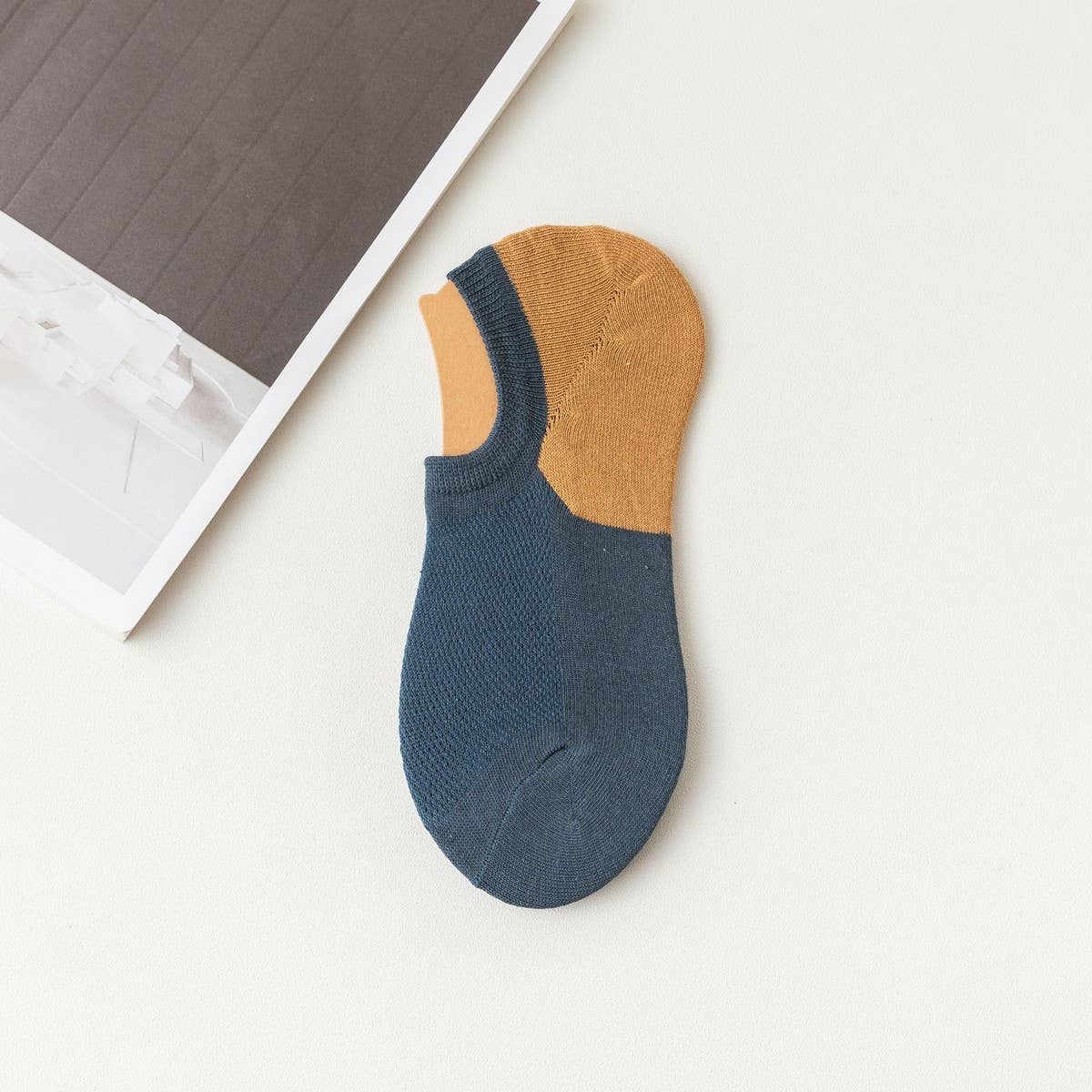 VERSATILE COLORBLOCK MEN'S BREATHABLE SOCKS
