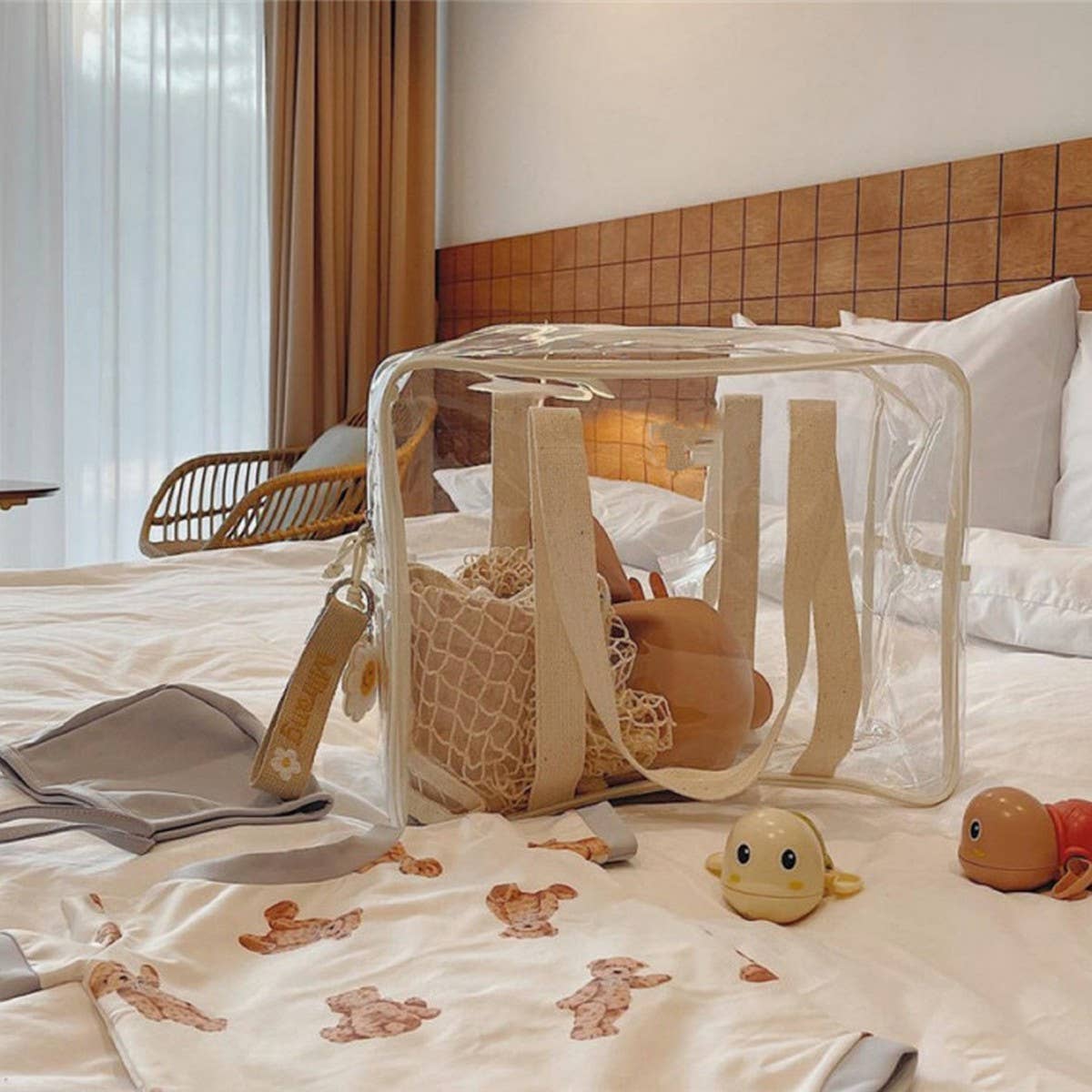 TRANSPARENT BEACH BAG WITH COLORFUL SHOULDER STRAPS_CWAB1923