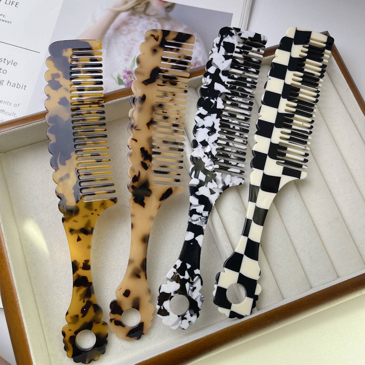 RETRO TORTOISESHELL COLOR HANDLE WAVY COMB