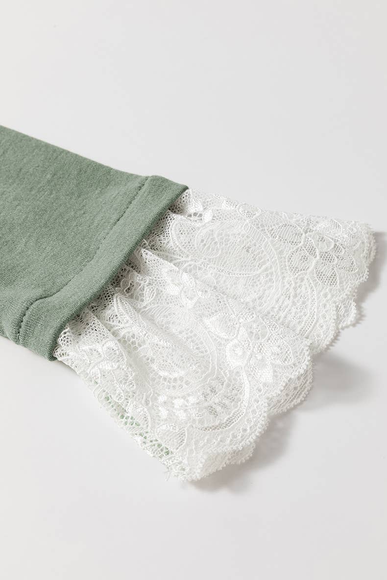 LACE PATCHWORK SOLID COLOR CREW-NECK BASE